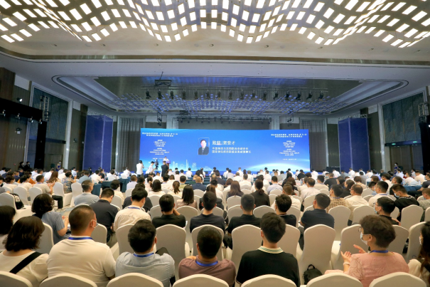 集团党委书记、总经理盖忠琳出席国度物流枢纽现场推动会