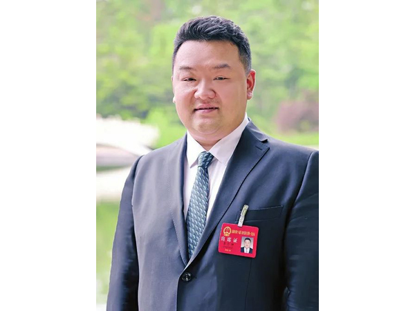 大力发展枢纽经济 推动物流与各产业深度融合——访市人大代表，山东百乐博blb国际物流集团党委书记、、总经理盖忠琳